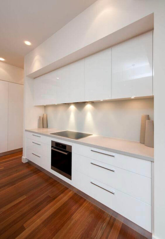 46 Great Examples Of White Contemporary Kitchen Cabinets