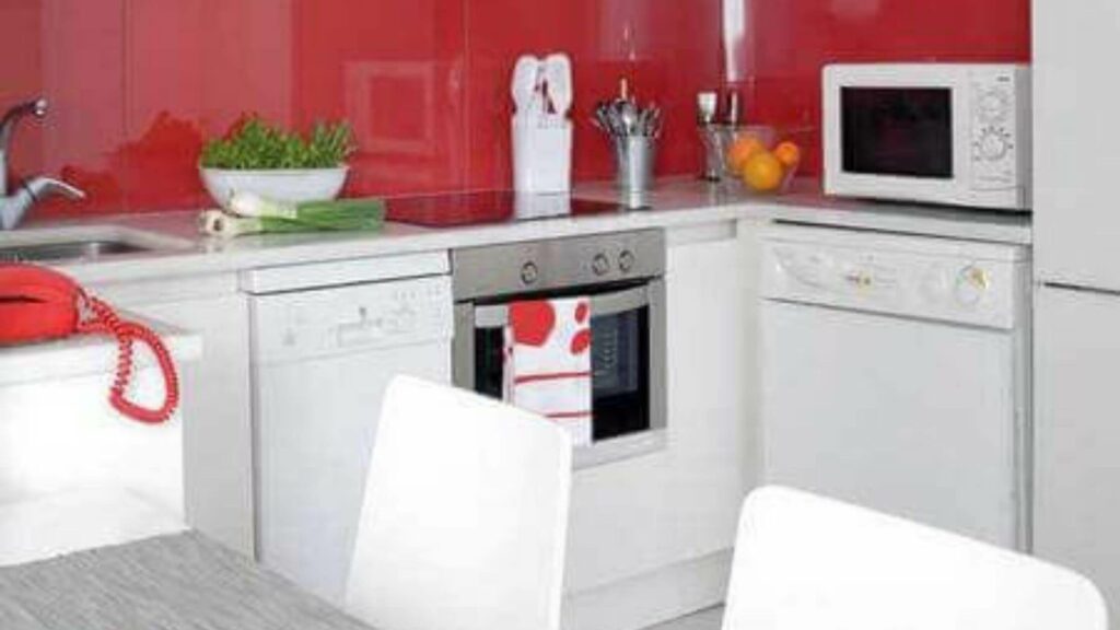 18 Red and White Kitchen Designs You must take a look at