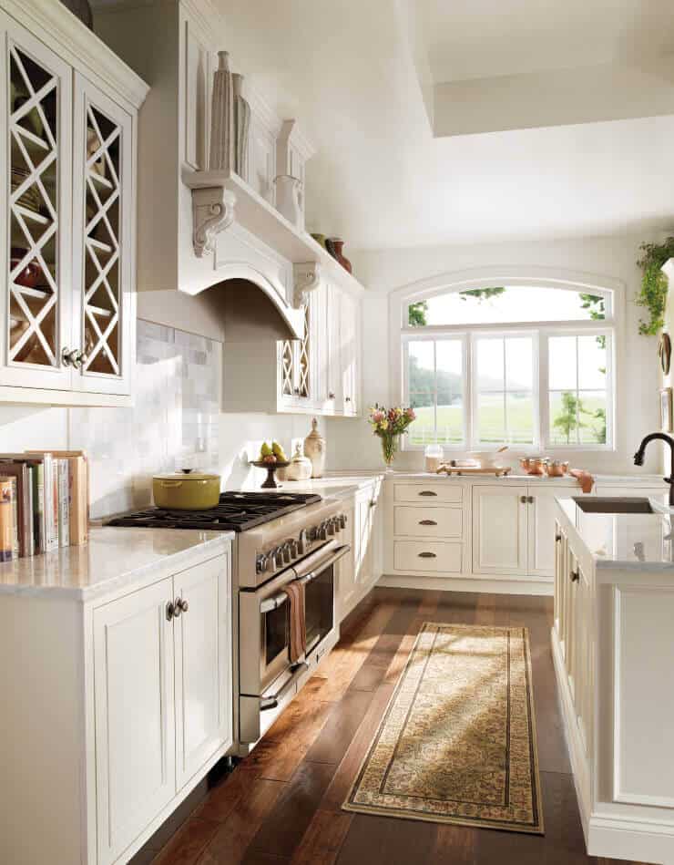 We bet you will end up with a checklist of things you want to include in your farmhouse kitchen remodel after these ideas. More Ideas at thekitchenvibe.com