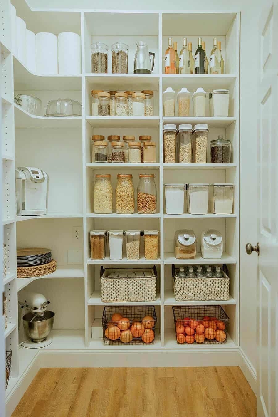 There are many ways to adapt the kitchen pantry closet design ideas to your organizing needs. All you need is to see the ideas we are about to show you, and you will be set for having the best pantry you know you need and deserve.